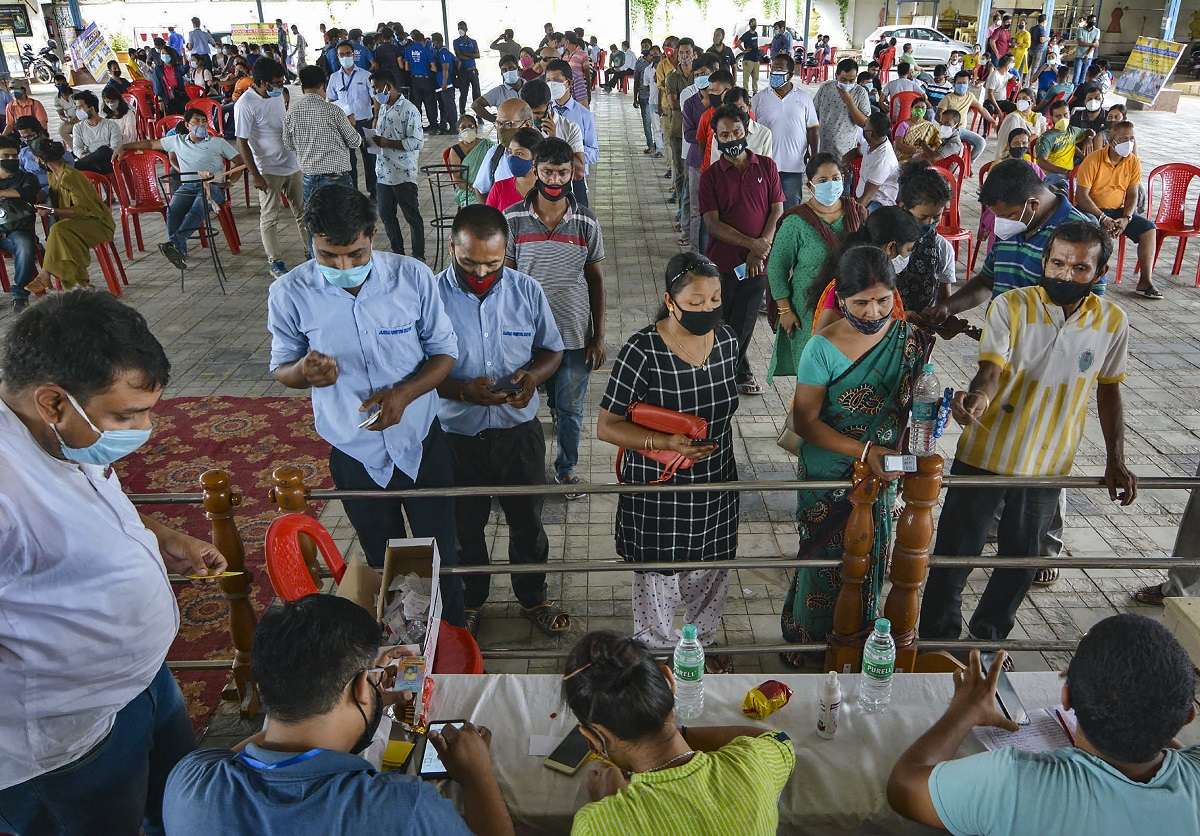 Aim at vaccinating 3 lakh people daily from Monday: Assam CM