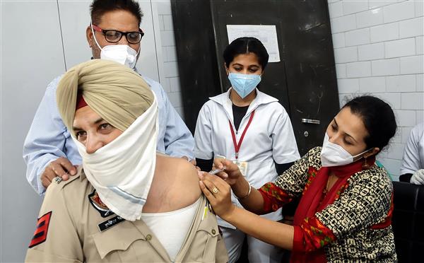 Punjab withdraws order to provide vaccines to private hospitals amid political slugfest