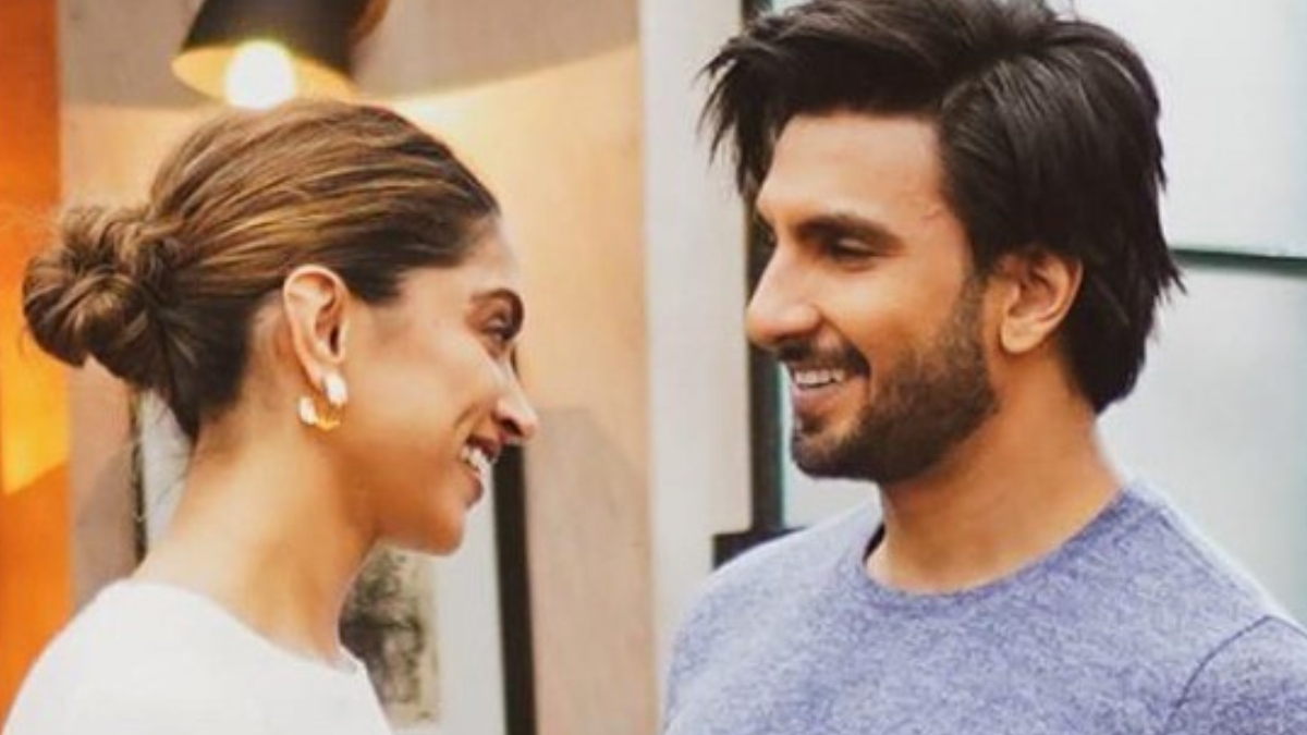 Deepika Padukone Engages In Pda For Ranveer Singh On Social Media India Tv 