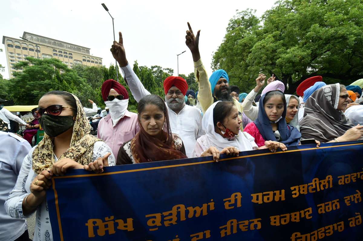 Delhi Sikh Body, SAD hold protests against forceful conversion of Sikh girls in Jammu and Kashmir