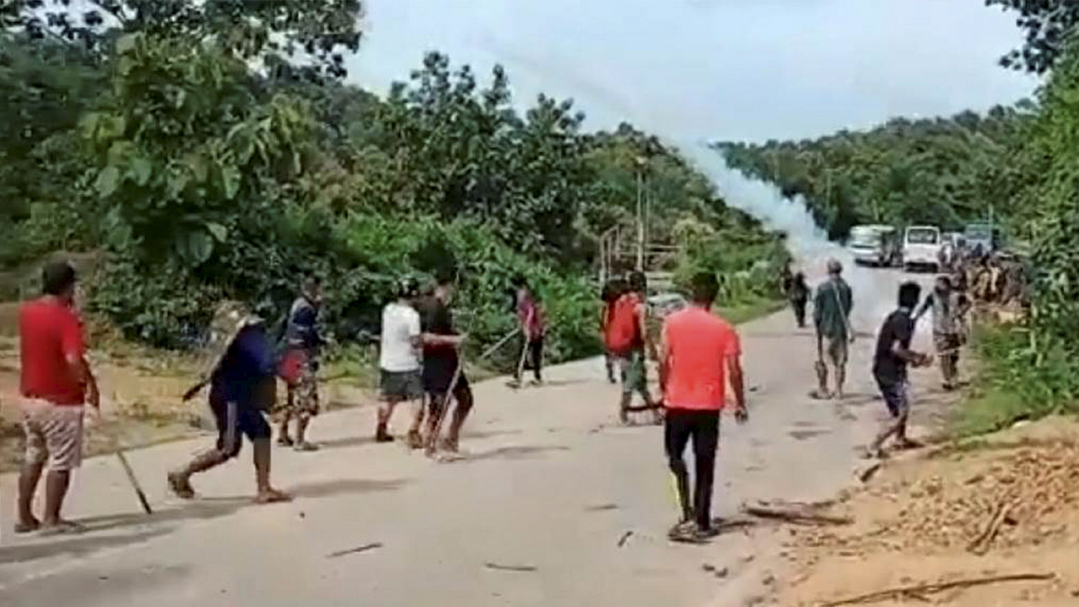 Locals during a clash with police personnel at Assam-Mizoram border at Lailapur in Cachar district on July 26.&nbsp;