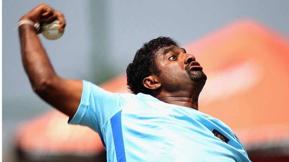 Spin legend Muttiah Muralitharan slams four senior Sri Lankan players over central contracts' dispute