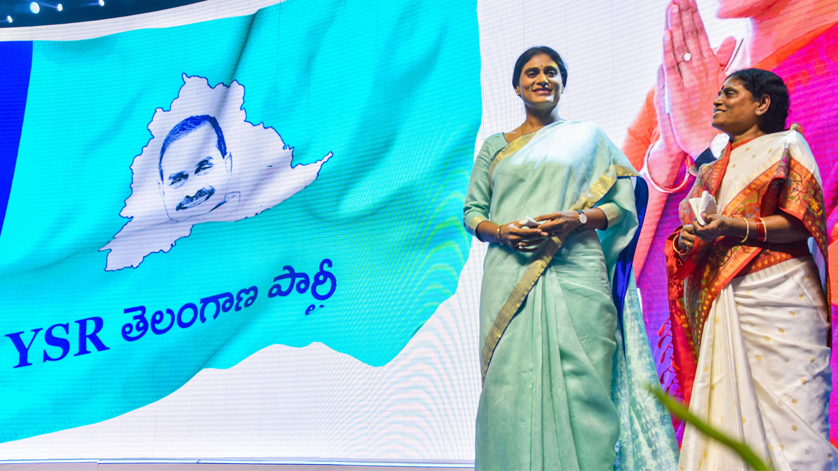 Jagan's sister Sharmila floats political party in Telangana, promises 'Rajanna Rajyam'