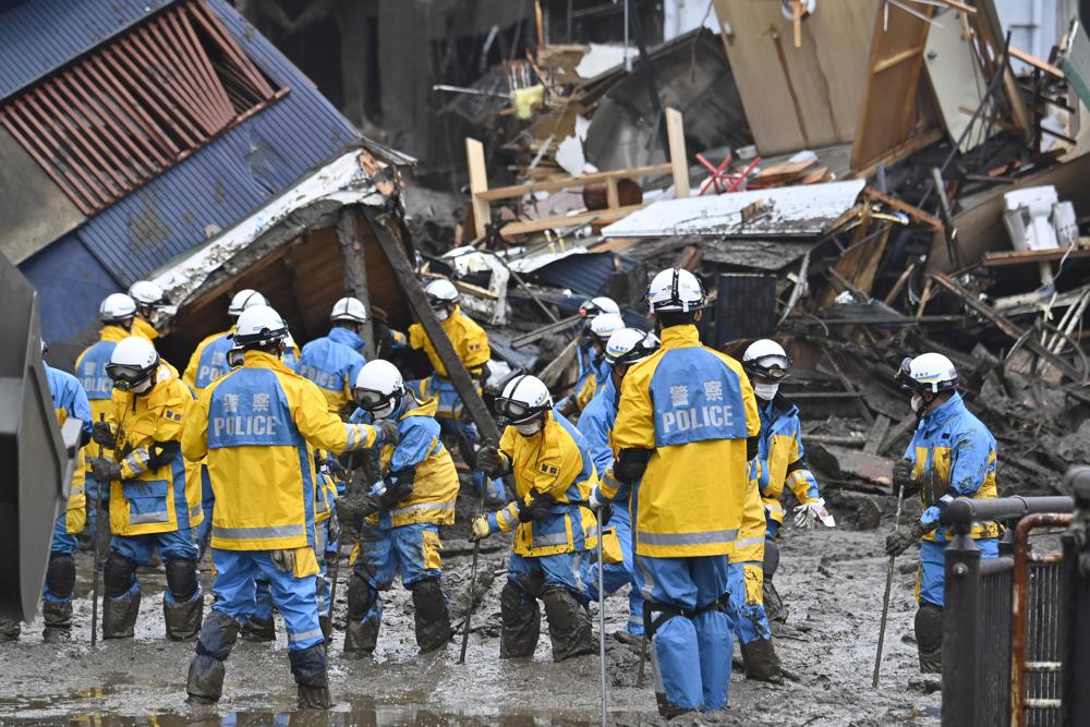 2 dead, 20 missing after mudslide rips through Japan town