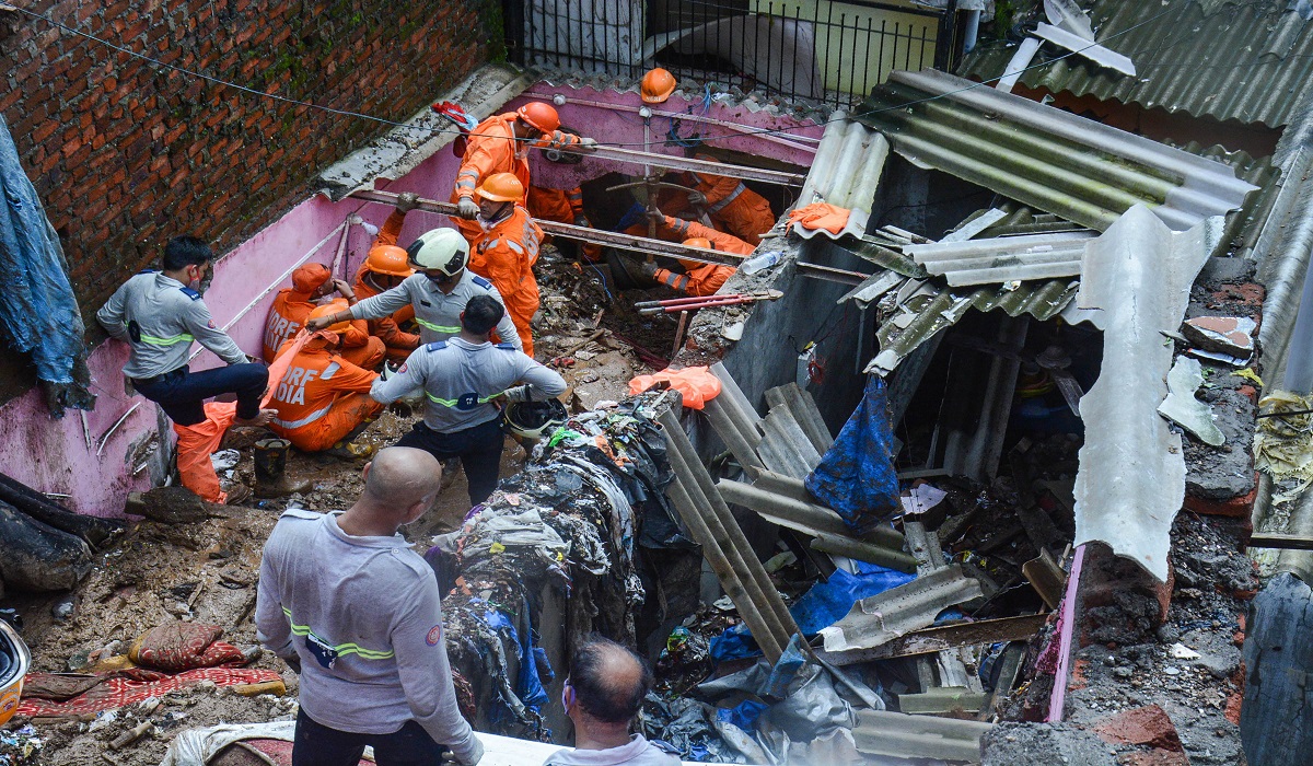 Mumbai: 25 dead in rain-related incidents, Uddhav chairs high-level meet | Highlights