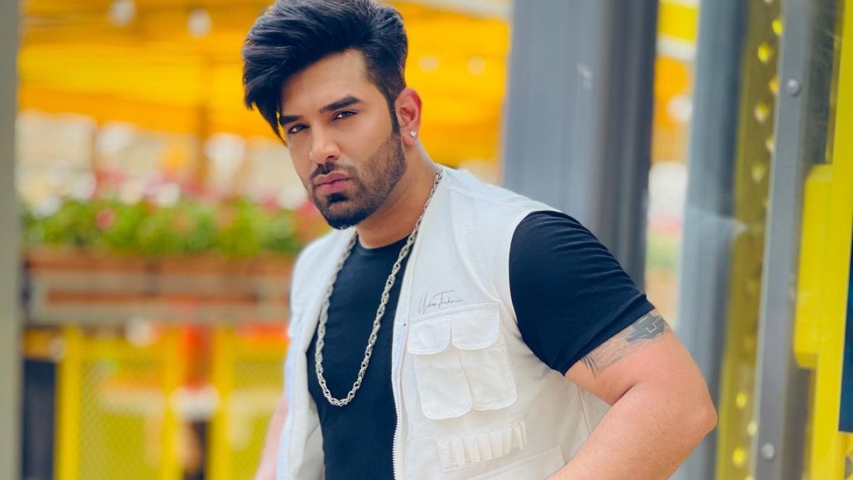 Paras Chhabra thanks fans for birthday wishes visits old age home in Paras Chhabra thanks fans for birthday wishes visits old age home in