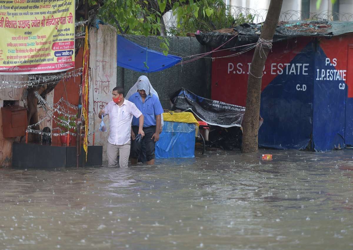 Gurugram: Heavy rain, waterlogging throw life out of gear