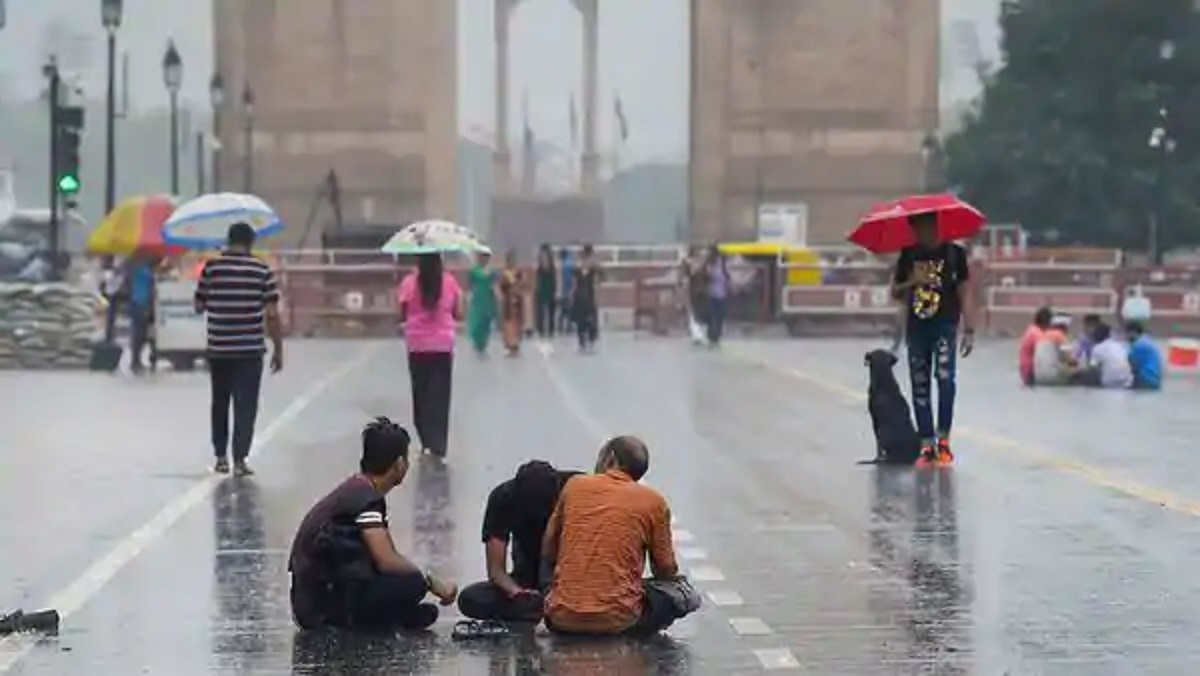 Heavy rains lash parts of Delhi after delayed monsoon; waterlogging on  several road reported | India News – India TV