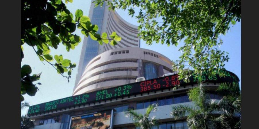 Sensex Tumbles Over 300 Pts In Early Trade Nifty Tests 15 650 Business News India Tv