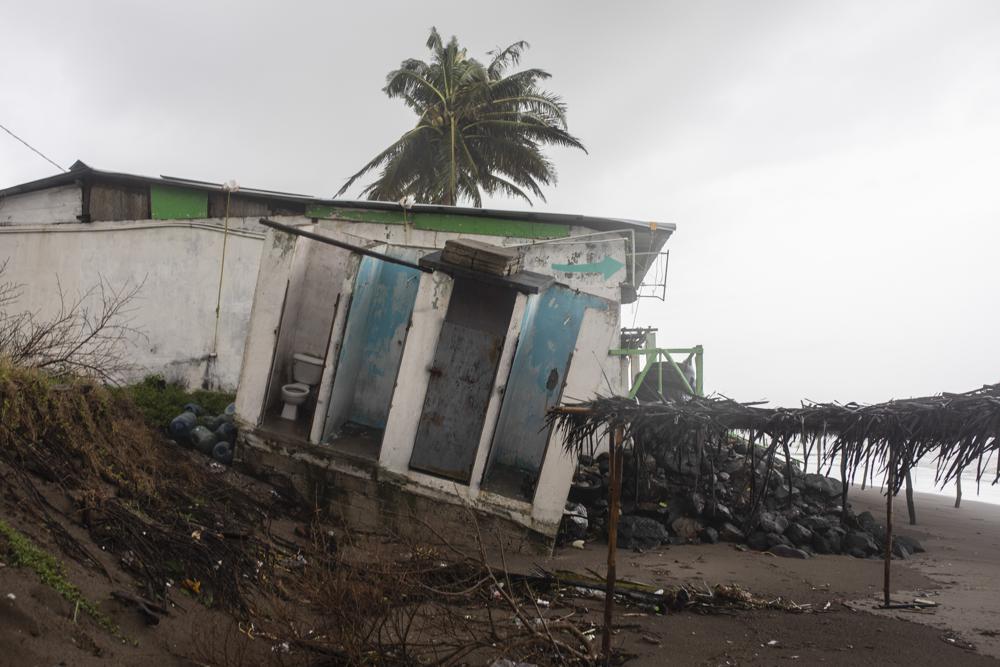 Hurricane Grace hits Mexico’s Gulf coast, dissipates; 8 dead