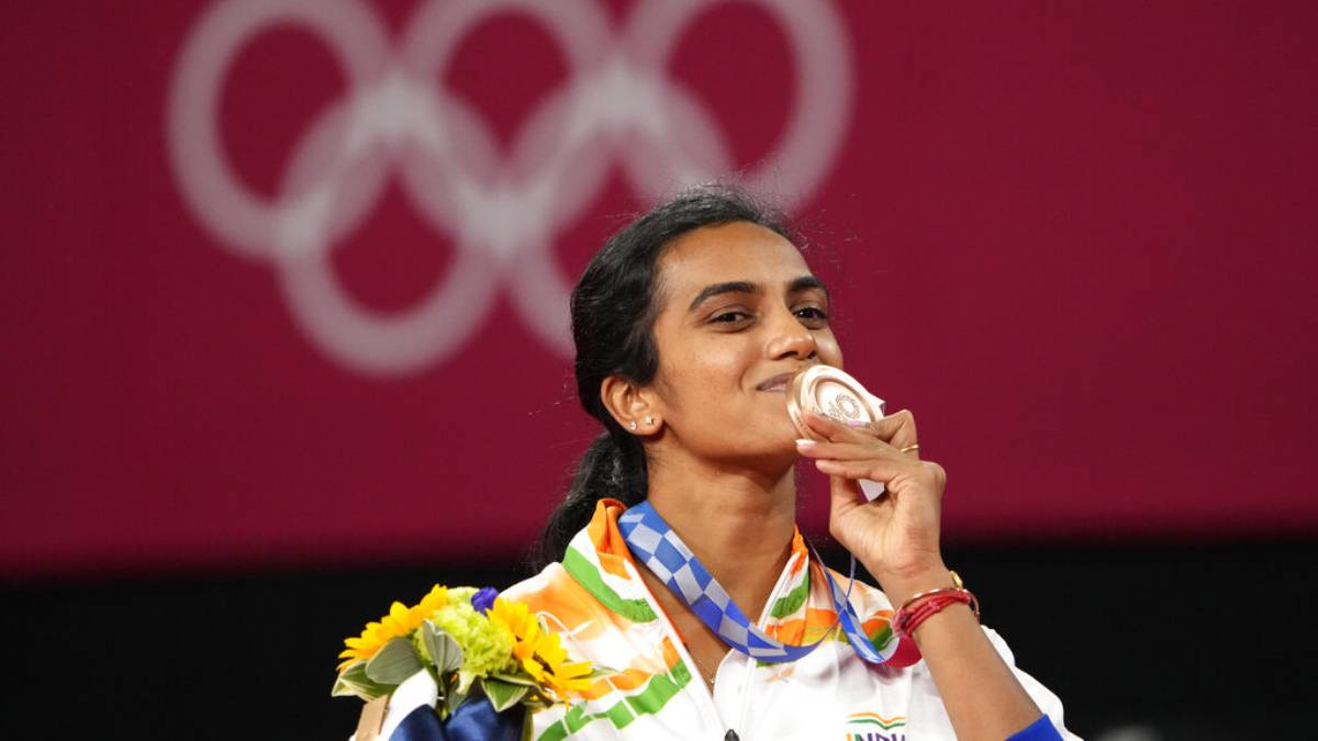 Pullela Gopichand, Sachin Tendulkar lead tributes for PV Sindhu after her historic bronze