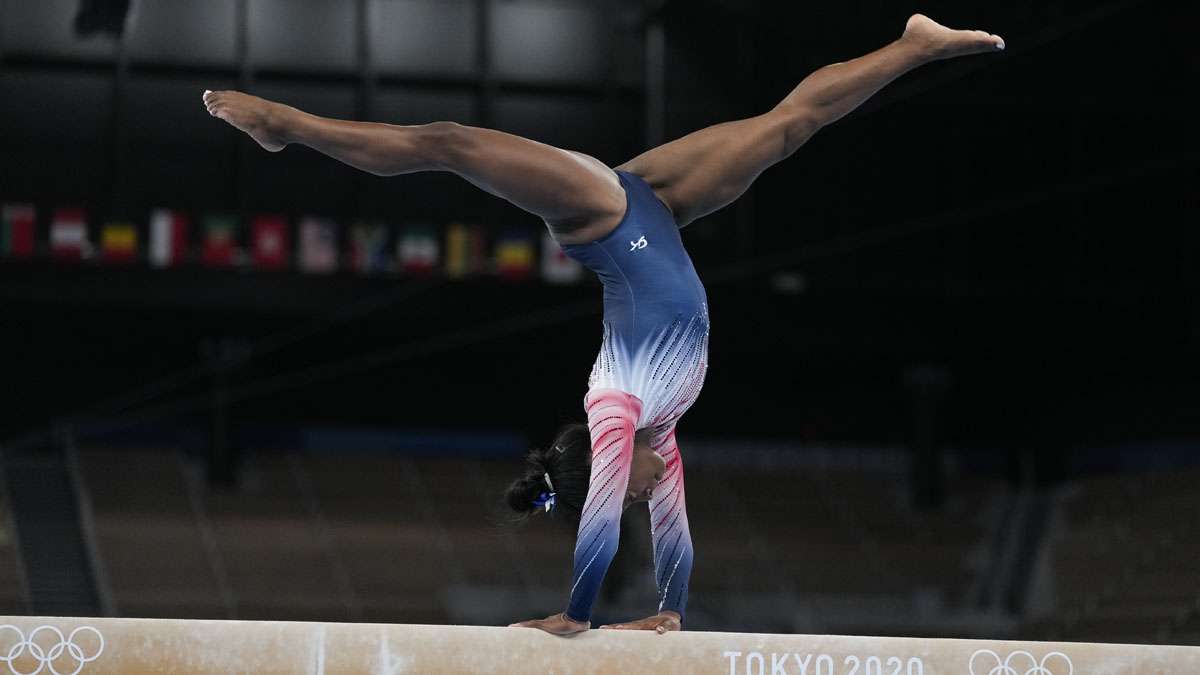 Simone Biles sticks landing in balance beam, wins Olympic bronze