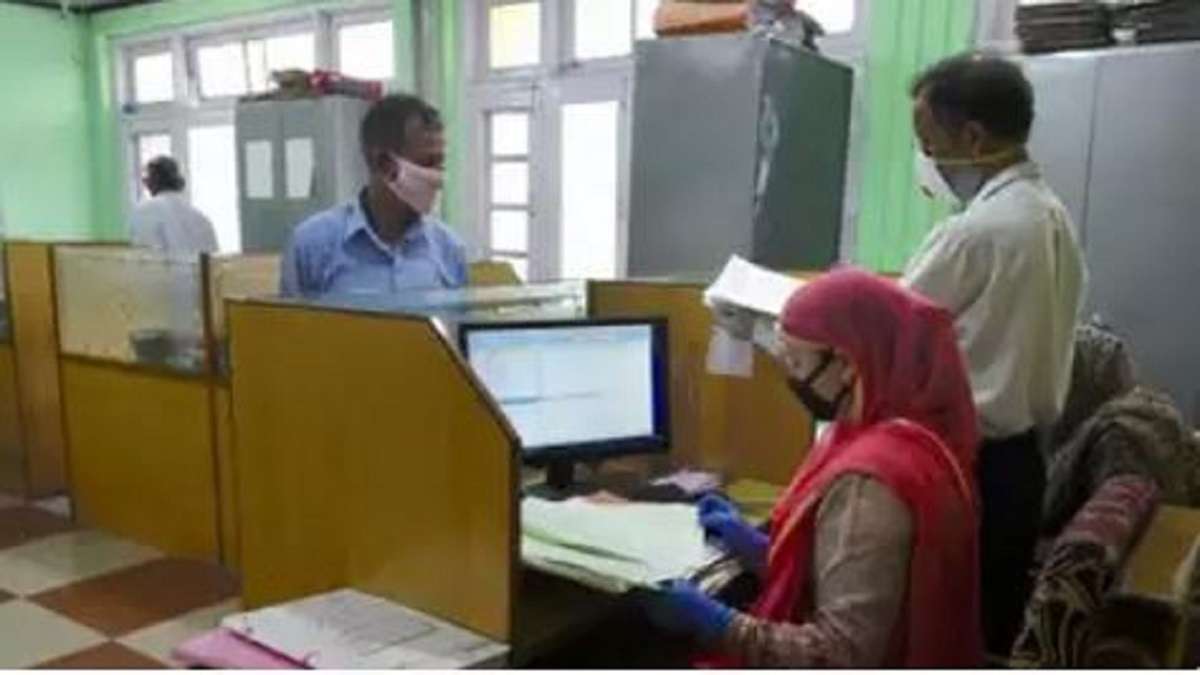 Jammu: 1,177 employees found absent in surprise inspection at govt offices