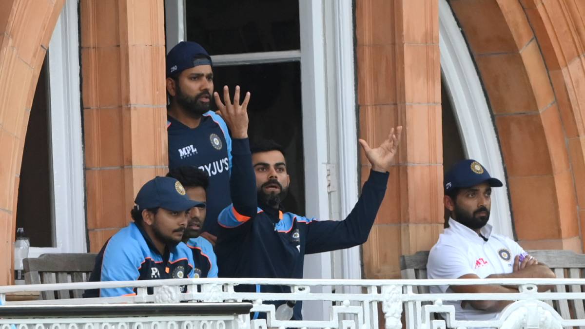 ENG vs IND: Virat Kohli's gesture over fading light on Day 4 at Lord's goes viral