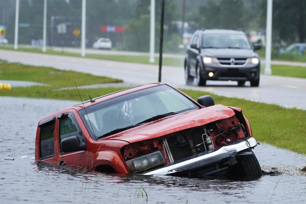 Hurricane Ida lashes Louisiana, knocks out New Orleans power