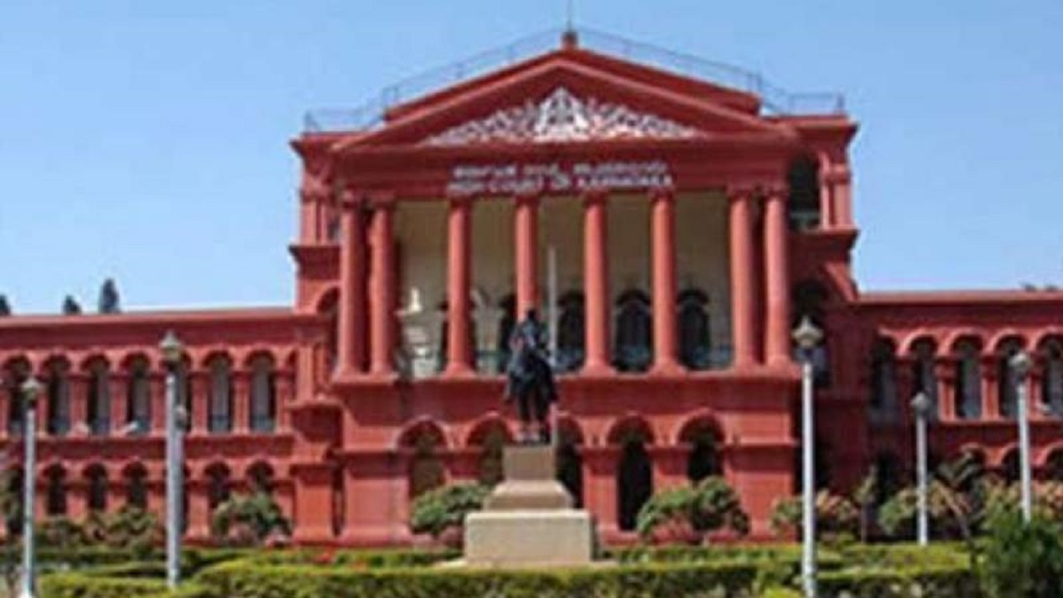 Karnataka High Court orders 16 mosques to submit affidavit on loud speakers