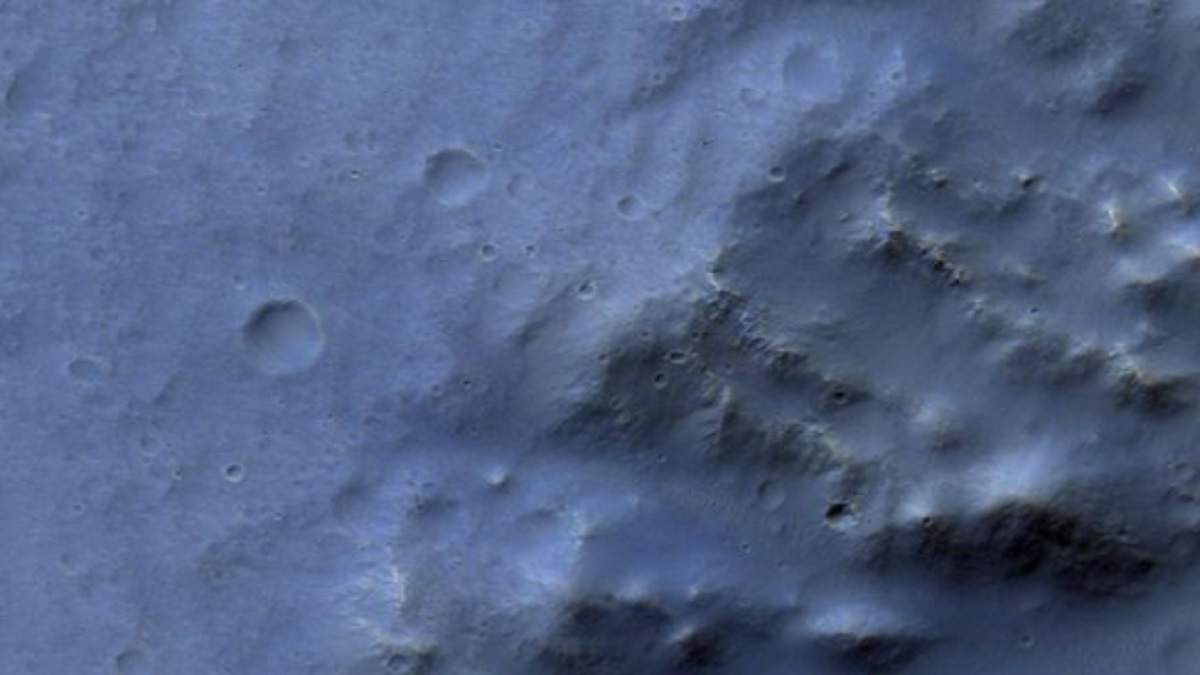 5-km-long landslide on Mars captured by European orbiter | See photos