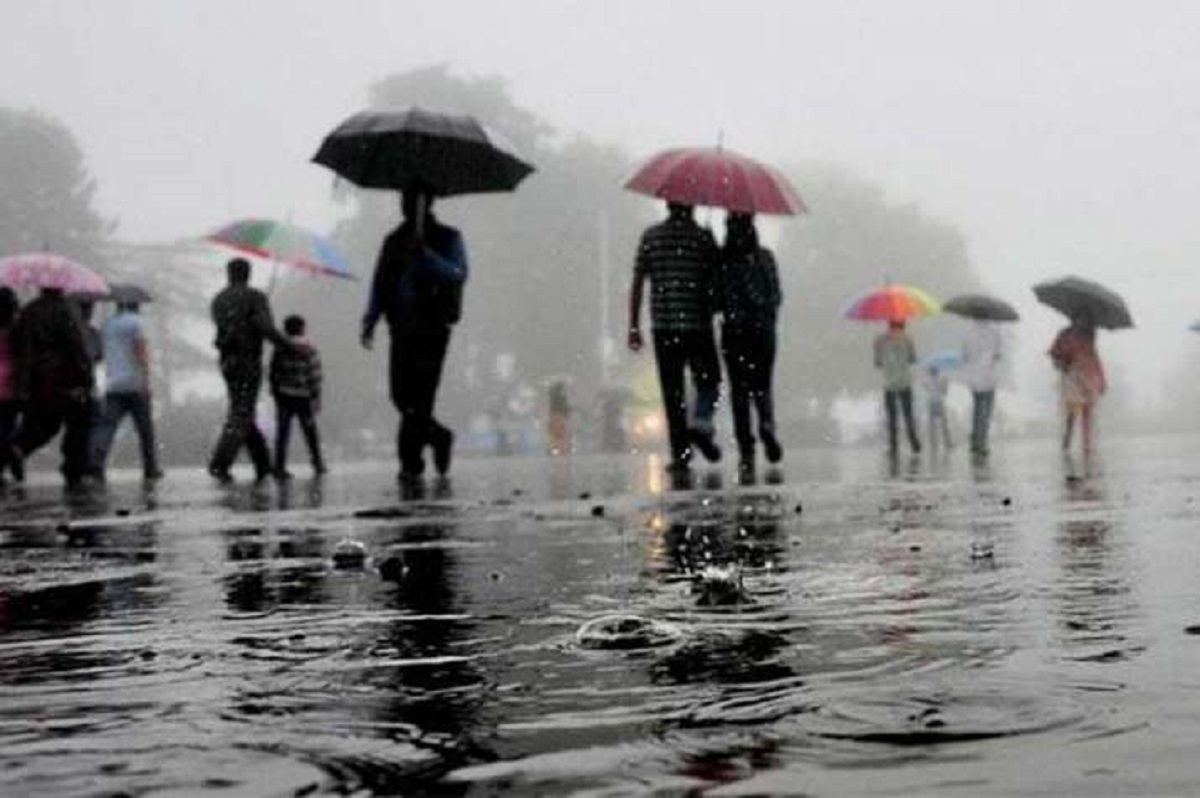 Rain lashes parts of Delhi; more thundershowers on forecast