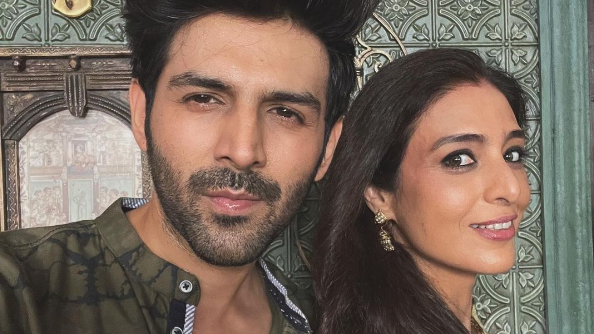 Kartik Aaryan shares adorable selfie with Tabu as they resume 'Bhool  Bhulaiyaa 2' shoot – India TV