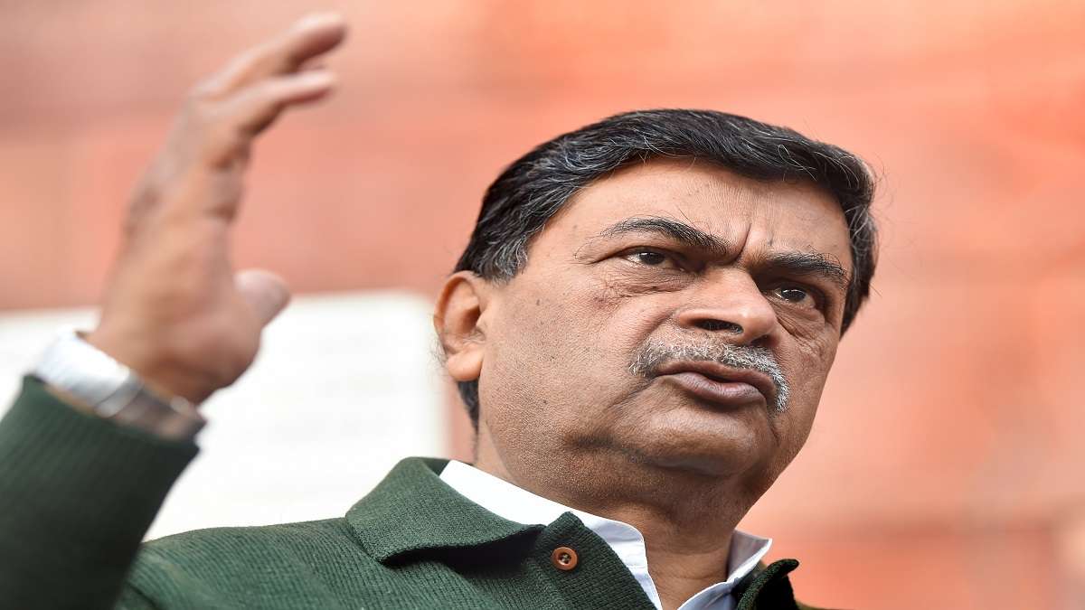 Power Minister RK Singh urges union ministers, CMs to switch to