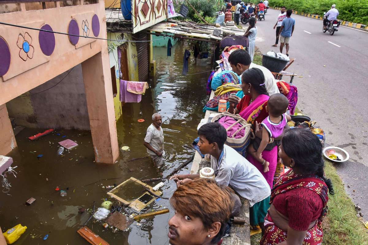 Landslide damages 6 houses in Maharashtra's Kalwa East