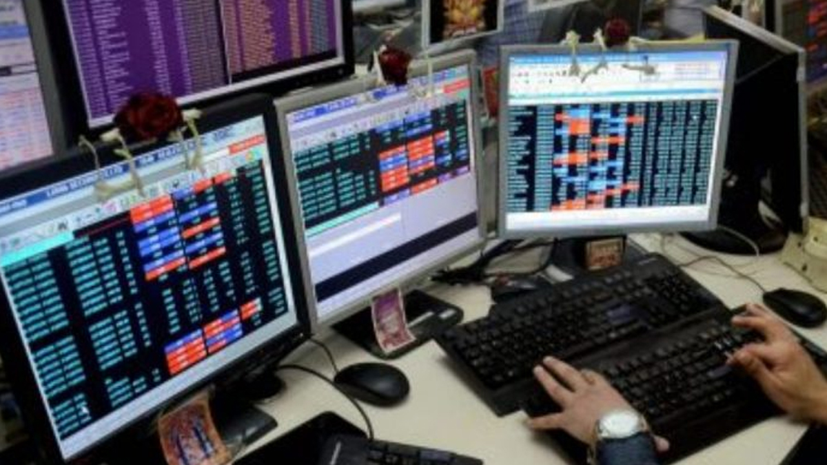 Market at new peak: M-cap of BSE-listed cos hits record high of over Rs 238.95 lakh cr