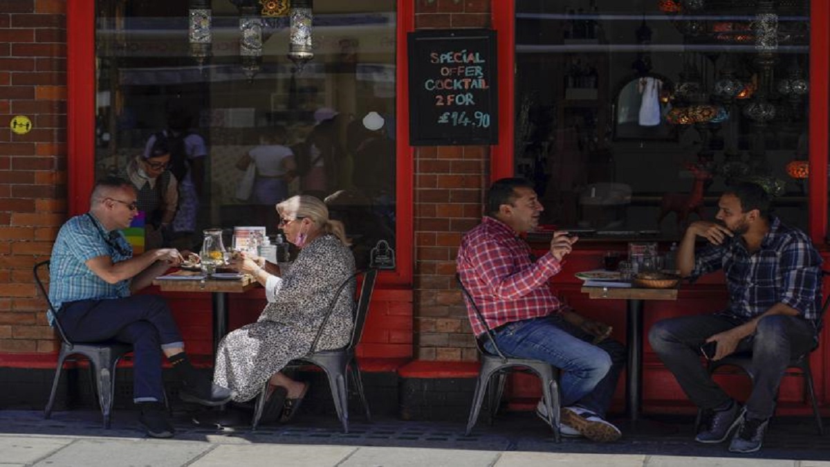 UK retail sales fall sharply despite easing COVID pandemic curbs