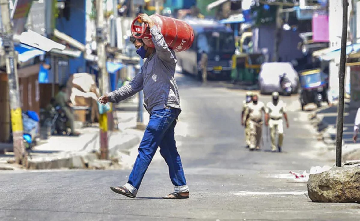 Karnataka govt extends COVID guidelines for 15 more days; random testing to be increased