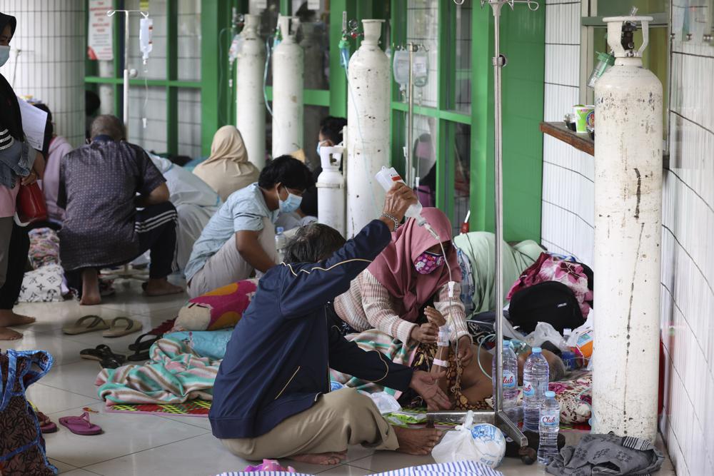 Singapore Govt Urges People To Limit Social Gatherings As Covid 19 Cases Spike World News India Tv