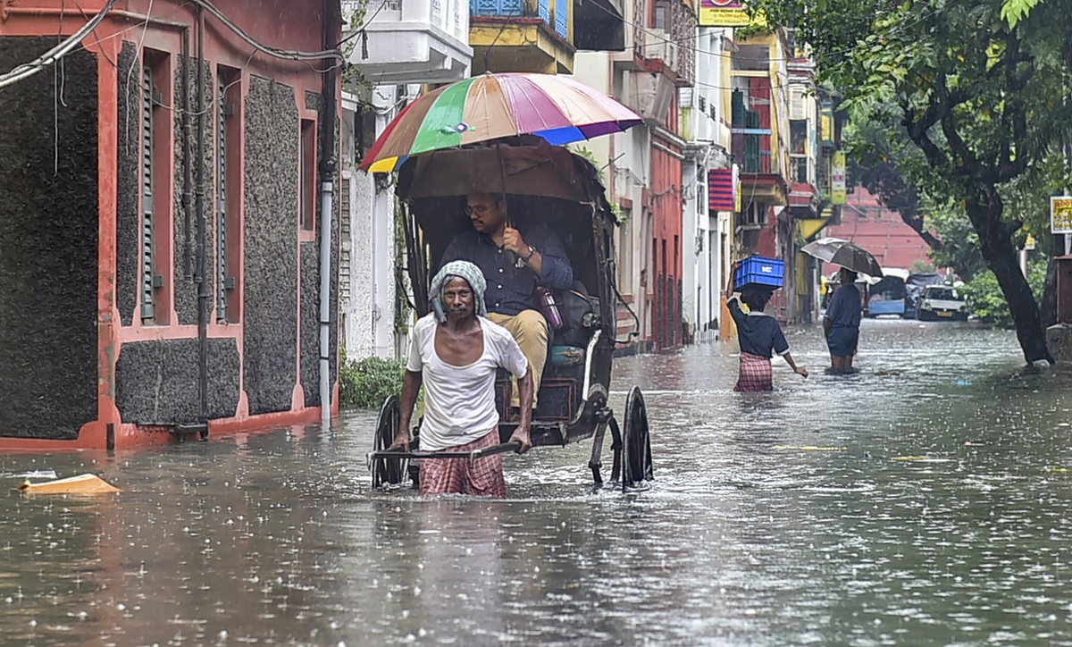 Kolkata: Heavy rains flood hospitals; several life-saving drugs, oxygen cylinders damaged