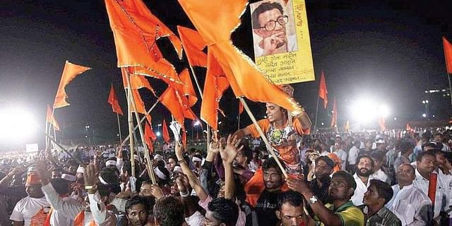 Pune: Shiv Sena workers blacken face of man for allegedly defaming Maharashtra CM, others