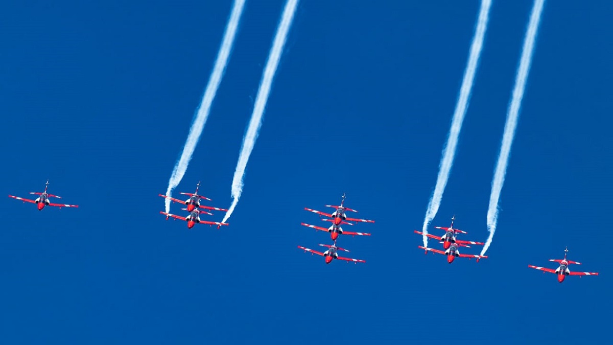 IAF conducts first-of-its-kind air show after gap of 13 years in Srinagar | Watch