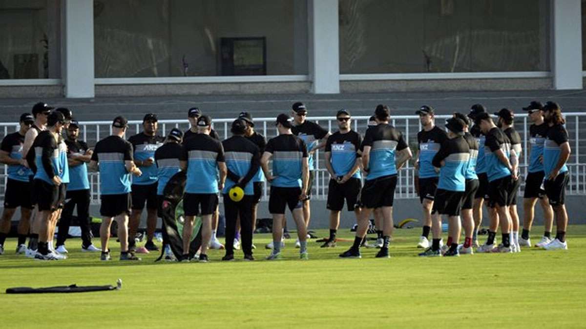 Extended New Zealand squad flies out of Pakistan on chartered plane