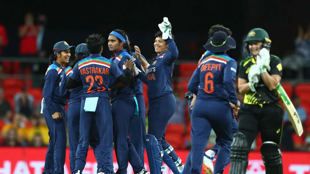 'Ball of the century, women's cricket edition!': Shikha Pandey dismisses Alyssa Healy with stunning delivery