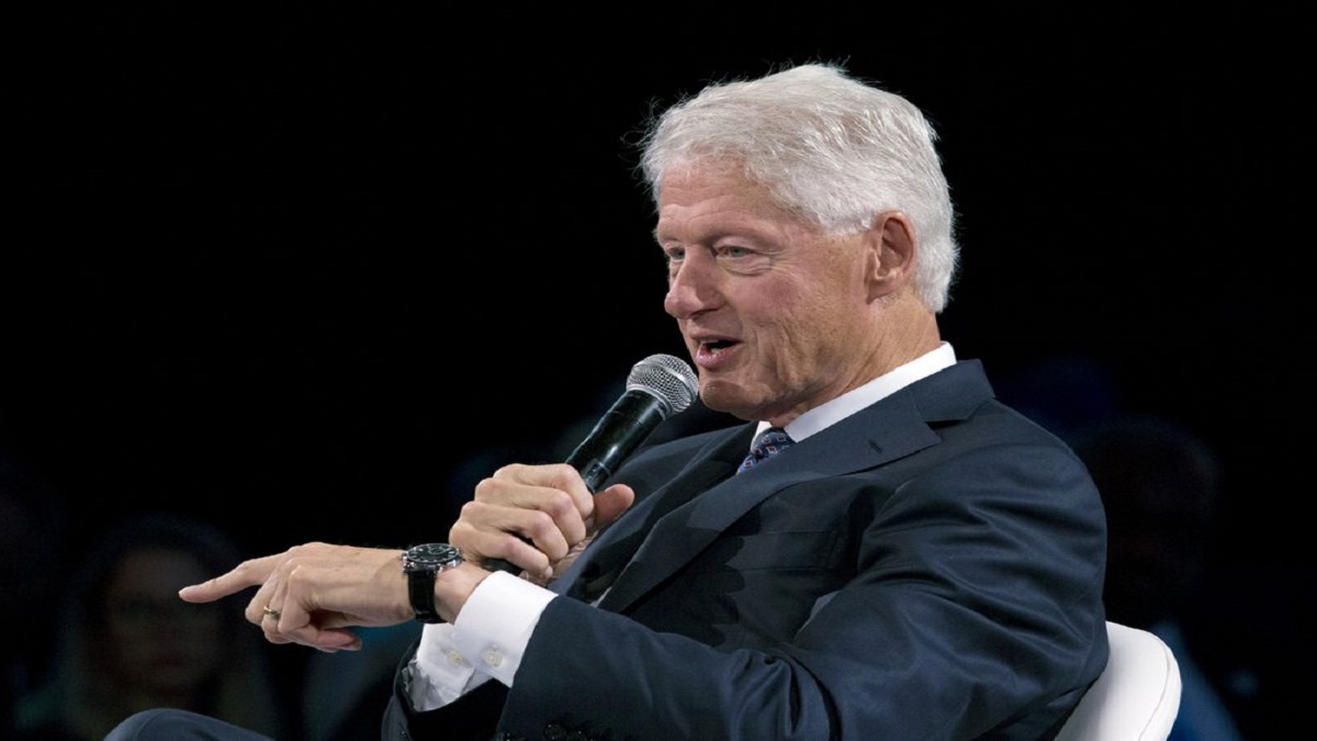 Bill Clinton to spend 1 more night in California hospital