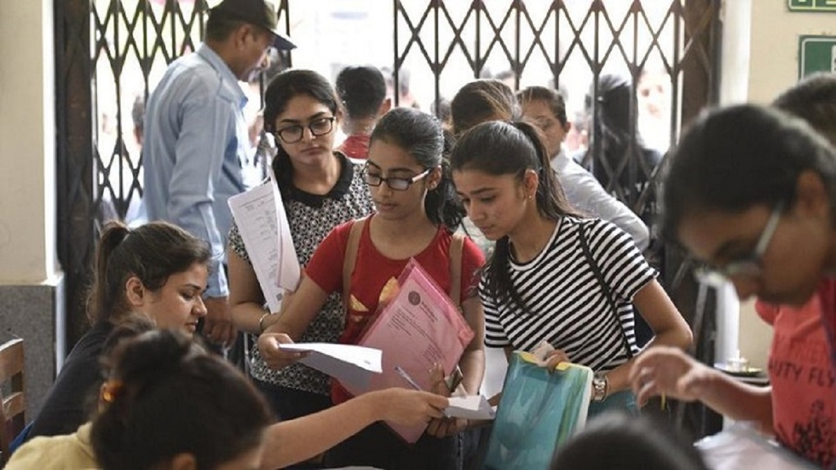 Educationists question board evaluation system after 8 DU colleges declare 100% Cut-Offs