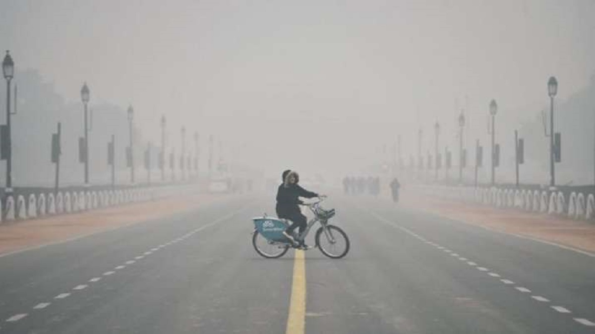 Delhi's minimum temperature dips to season's lowest 14.6 degrees Celsius.&nbsp;
&nbsp;