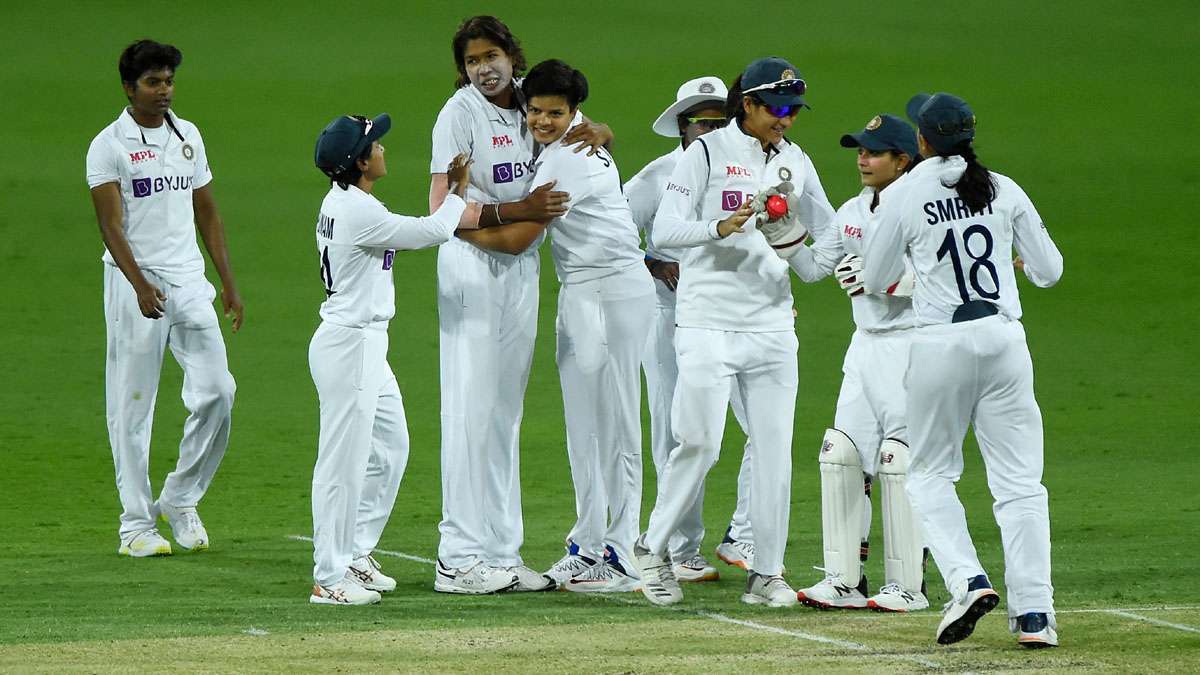 AUS W vs IND W: Goswami, Vastrakar put India in control on Day 3; Perry holds key for Australia