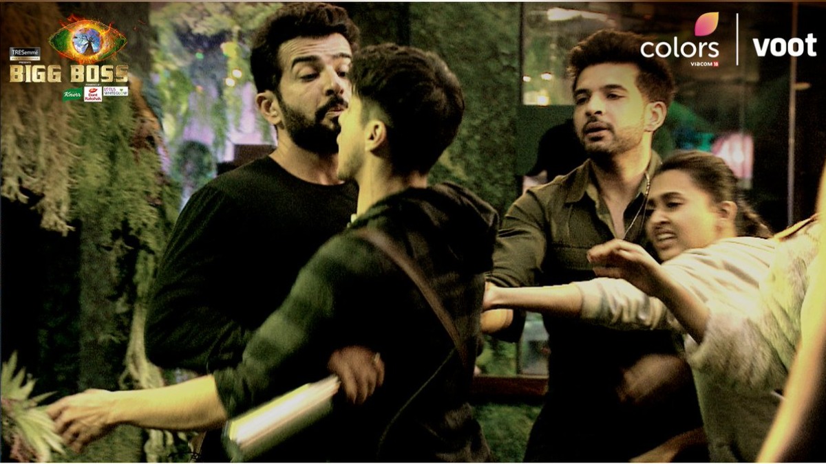 Bigg Boss 15: Netizens side with Pratik Sehajpal after fight with Jay Bhanushali, call latter 'hypocrite'