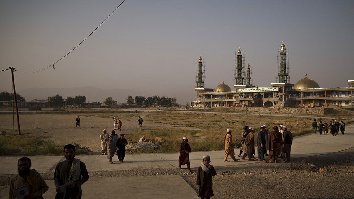 Bomb at Kabul mosque kills 5 civilians, says Taliban