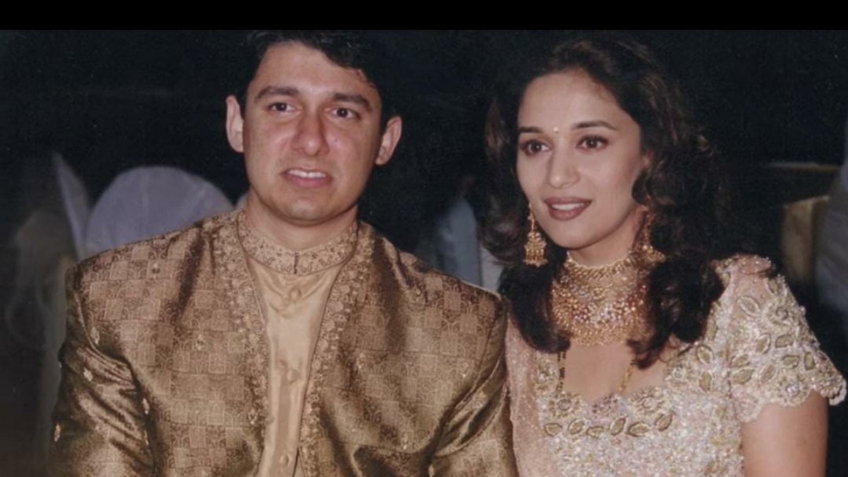 Madhuri Dixit Age Xxx - Madhuri Dixit, husband Shriram Nene complete 22 years of marital bliss |  Celebrities News â€“ India TV