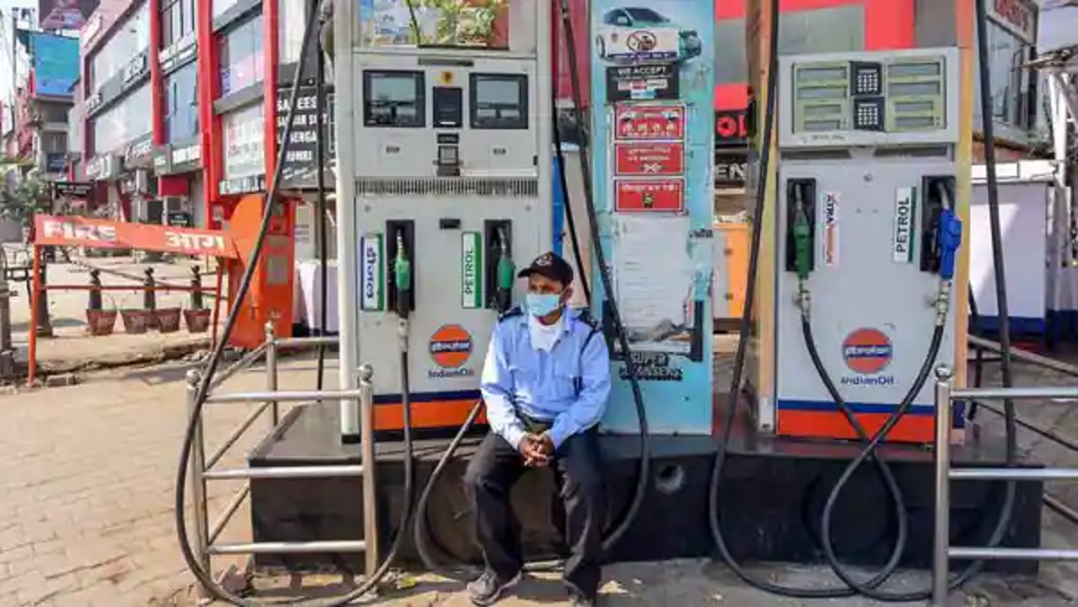 Fuel prices skyrocket as petrol retails at Rs 106/L in Delhi; Rs 110 in Bengaluru, Hyderabad&nbsp;