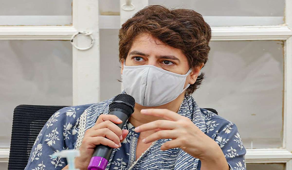 Priyanka Gandhi condemns killing of Kashmiris by terrorists