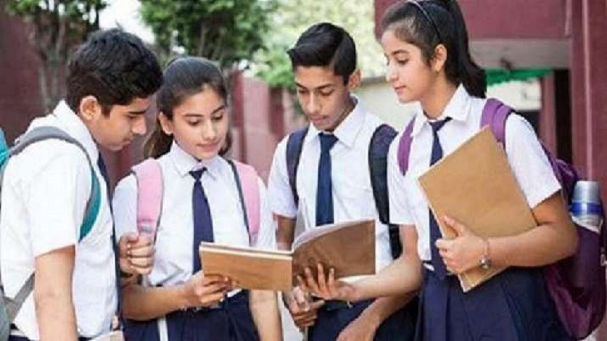 Government school in Bihar's Gaya implements uniforms for teaching and  non-teaching employees | India News | Zee News