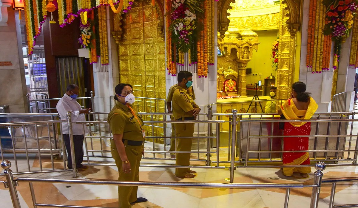 Religious places in Delhi opened for devotees, ensure strict adherence to Covid guidelines