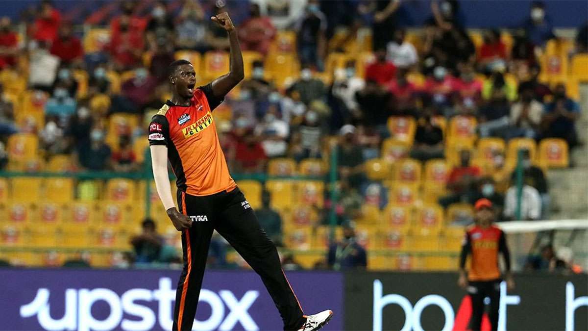 IPL 2021, RCB vs SRH: Holder, Bhuvneshwar shine as Sunrisers hold nerve to clinch thriller against Bangalore