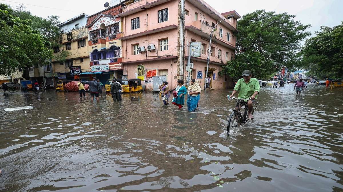 IMD Issues Red Alert, Heavy Rainfall In Chennai – India TV