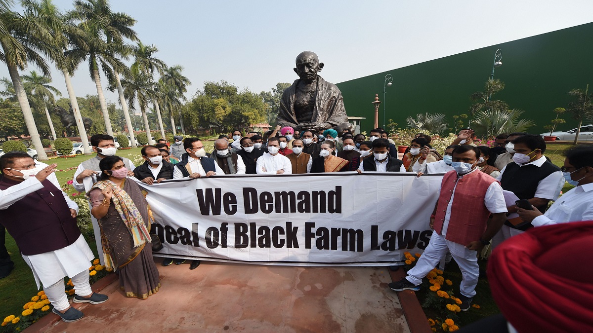 Farm laws repealed: Opposition divided in cornering Govt as TMC, Congress hold separate protests