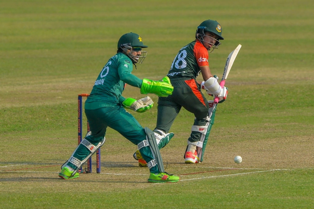 Pakistan rallies from 24-4 to beat Bangladesh in 1st T20