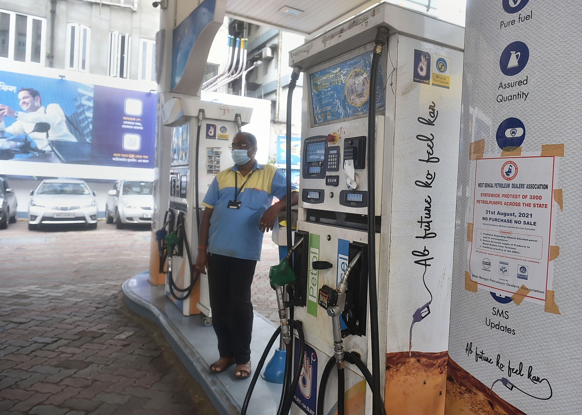 Uttar Pradesh slashes petrol, diesel prices by Rs 12